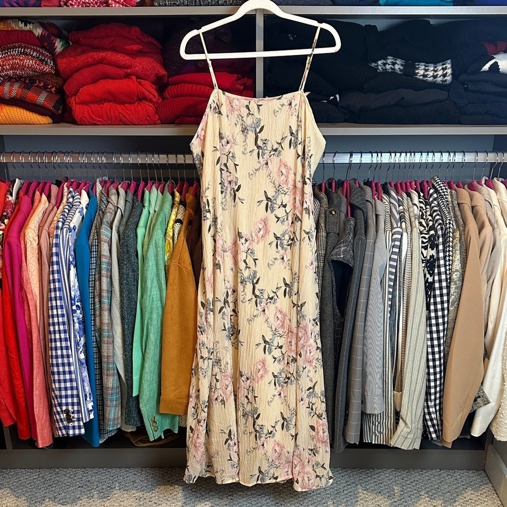Lovestitch cream/pink floral adjustable strap smocked lined midi dress size M